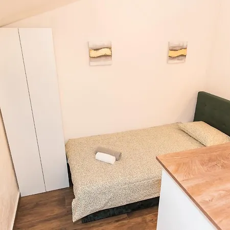 88 - Rooftop Jacuzzi & Terrace Zára