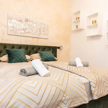 88 - Rooftop Jacuzzi & Terrace *