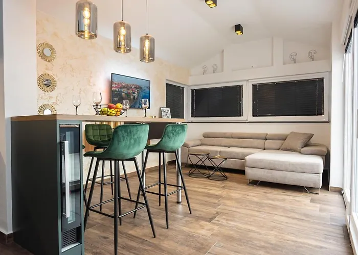 88 - Rooftop Jacuzzi & Terrace Apartman