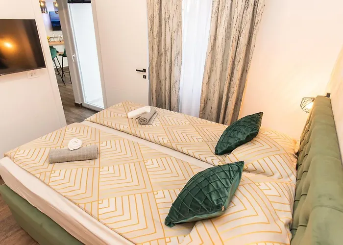 88 - Rooftop Jacuzzi & Terrace Zára