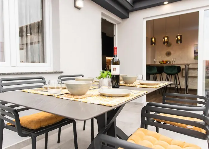 Apartman 88 - Rooftop Jacuzzi & Terrace Zára