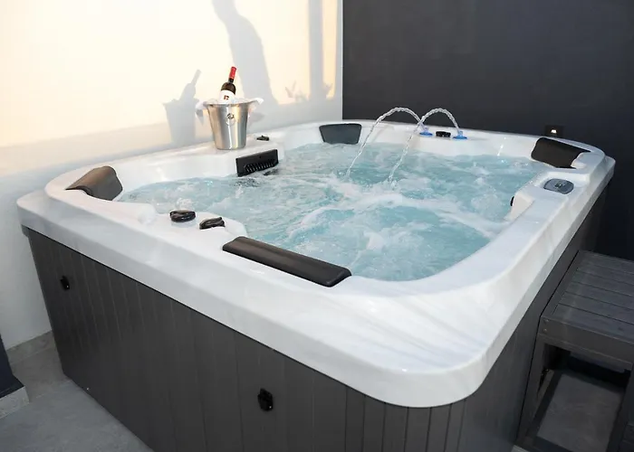 88 - Rooftop Jacuzzi & Terrace Апартаменты Задар