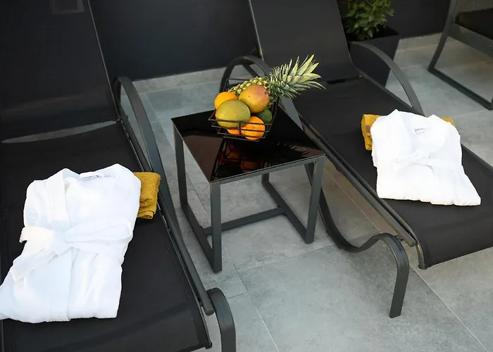 88 - Rooftop Jacuzzi & Terrace Апартаменты *