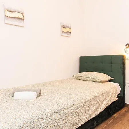 Apartment 88 - Rooftop Jacuzzi & Terrace