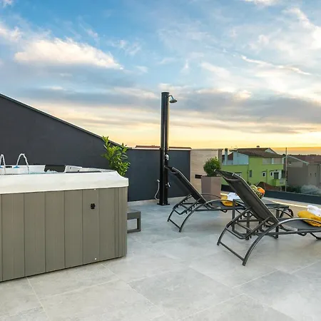 88 - Rooftop Jacuzzi & Terrace * Zadar