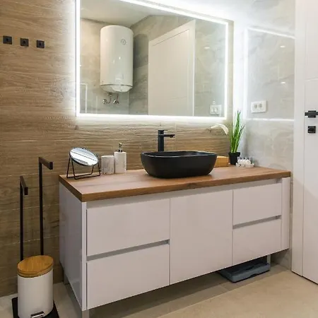 Apartment 88 - Rooftop Jacuzzi & Terrace Zadar