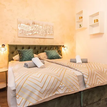 88 - Rooftop Jacuzzi & Terrace * Zadar