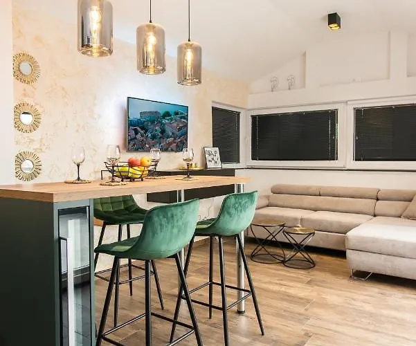 Apartment 88 - Rooftop Jacuzzi & Terrace Zadar