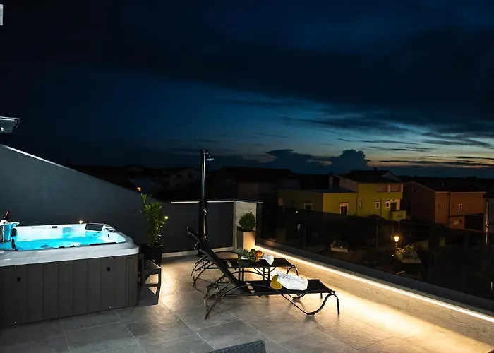 88 - Rooftop Jacuzzi&terrace Appartement Zadar